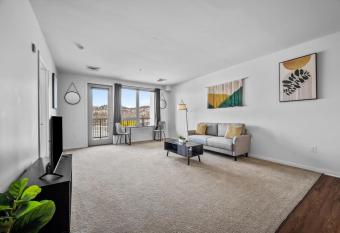 FRONTDESK The Square On Butler Apts Pittsburgh allows 18 year olds to book a room