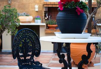 VIEW APARTMENT near airport allows 18 year olds to book a room