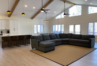 Waterfront w Private Dock, Luxurious & Cozy, Deerfield Resort has Balcony rooms