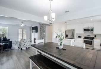 Coastal Escape: Sleek King Suite on Half Acre allows 18 year olds to book a room