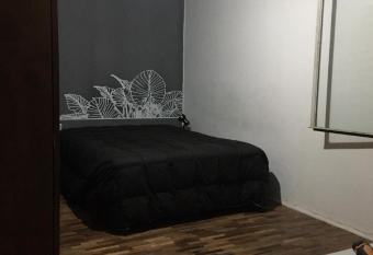 Habitaci  n privada equipada allows 18 year olds to book a room