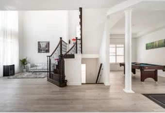 Luxurious Villa has Balcony rooms