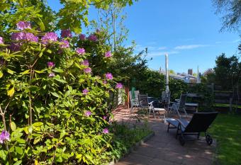 Ferienhaus Lammertsh  rn Bensersiel has Balcony rooms