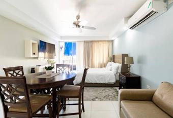 City Edge La Vie allows 18 year olds to book a room