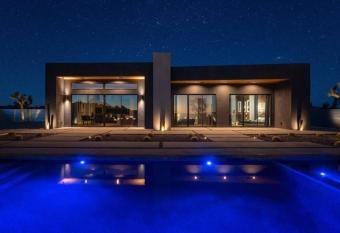 Mountain View Paradise has rooms with a private hot tub