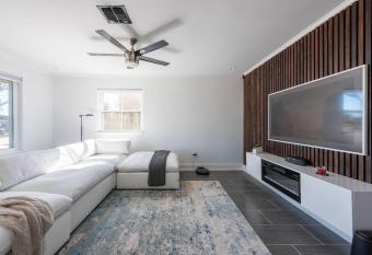 Infinity South 1 allows 18 year olds to book a room