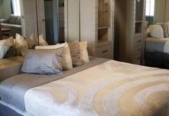 OSU 5 Beds & 3 Baths Sleeps 11 Hotel Room Suite 102 Booking allows 18 year olds to book a room