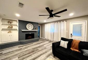 Spacious/Cozy home in Fort Worth allows 18 year olds to book a room