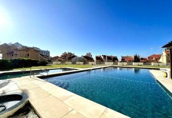 Vilamoura Marina Mar 2 With Pool by Homing allows 18 year olds to book a room