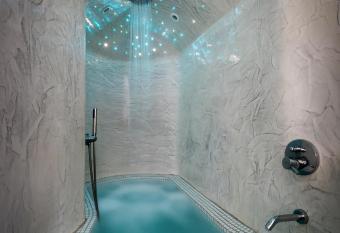 Evgenia Villas & Suites by Calm Collection has rooms with a private hot tub