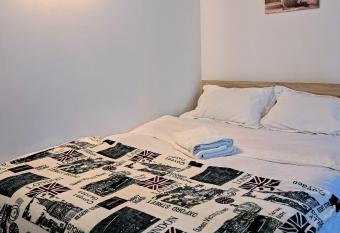 Apartament central tip studio allows 18 year olds to book a room