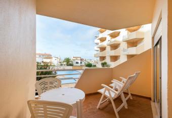 Apartamento Amoreira has Balcony rooms