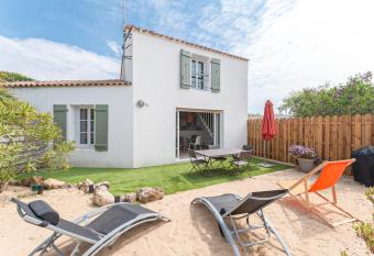Maison avec Jardin proche des plages has Balcony rooms