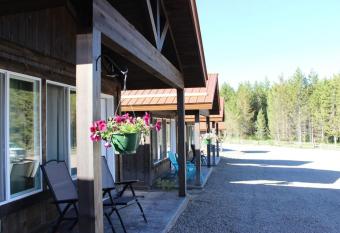 Single Cabin Unit 6 allows 18 year olds to book a room