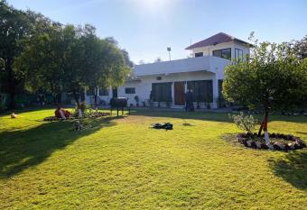Sheel Farms has Balcony rooms