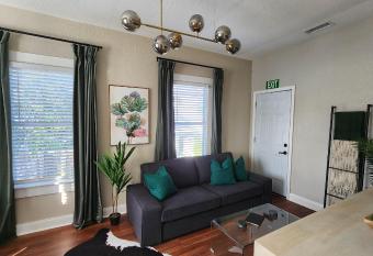 Updated Condo in Heart of Tampa 2 has rooms with a private hot tub