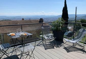 G  tes et chambres avec vue - Durtol has Balcony rooms
