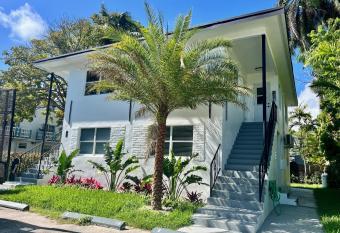 Ibyza Villa allows 18 year olds to book a room