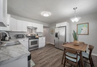 Riverside Heights Bungalow has Balcony rooms