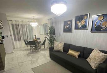 Acogedor y Nuevo Aparta-Studio Santo Domingo allows 18 year olds to book a room