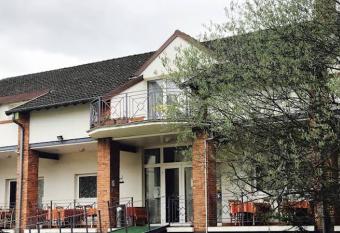 The garden house & alo  s bien-  tre spa has Balcony rooms