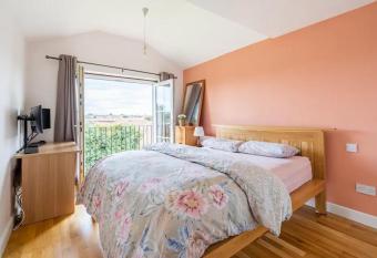 Ori s Hut has Balcony rooms