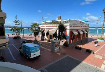 (null) has Balcony rooms