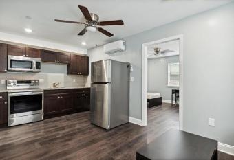 Pace Apartments has Balcony rooms