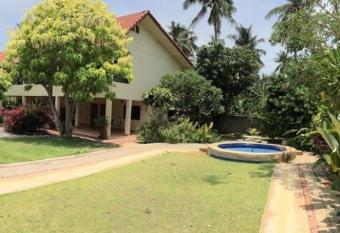 Baan Boonsang Pranburi                                                   has Balcony rooms