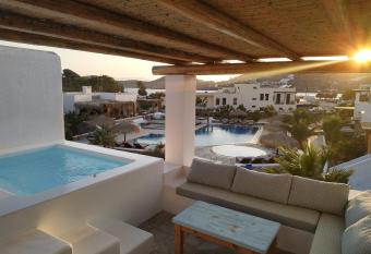 Yialos Ios Hotel has Balcony rooms