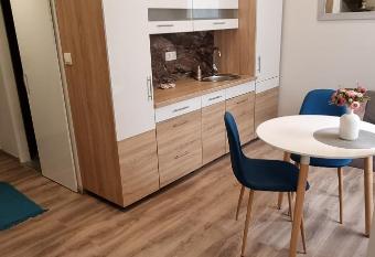 Romantic and relax allows 18 year olds to book a room