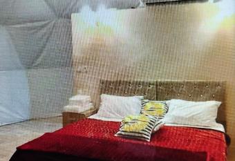 Wadi rum sand Delight camp has rooms with a private hot tub