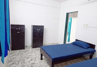 Boy s PG At Alkapuri allows 18 year olds to book a room