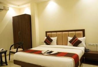 Luxury comfort stays has rooms with a private hot tub