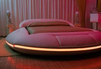 DolceVita Suite Boutique has rooms with a private hot tub