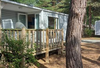 Camping C  ur De Vend  e allows 18 year olds to book a room