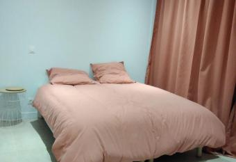 Art studio allows 18 year olds to book a room