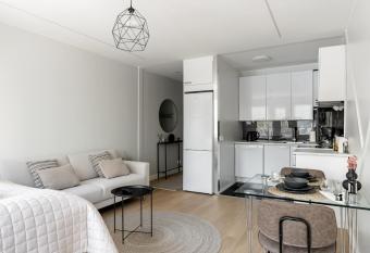 Bianca allows 18 year olds to book a room