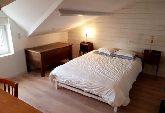 Jolie SUITE de 28m   - LA HUME Centre allows 18 year olds to book a room