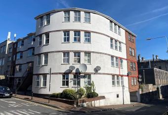 10 Keiser House allows 18 year olds to book a room