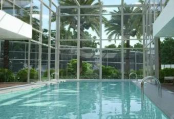 Divino Apartamento en Playa Mansa allows 18 year olds to book a room