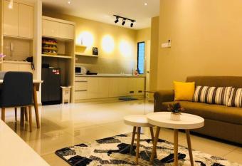 2209 Atlantis Residence Wi-Fi nr Jonker Malacca by Marine Homestay has Balcony rooms