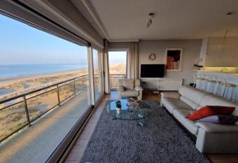Premium Holidays - Villa Castelli in front of the sea of Nieuwpoort has Balcony rooms