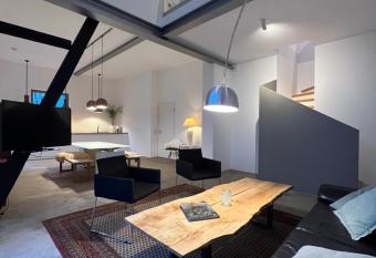 Historisches Designer Loft allows 18 year olds to book a room