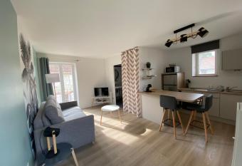 Au Nid du Clos allows 18 year olds to book a room