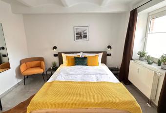 Appartement Auhagen - K  che, Badewanne, Regendusche, Netflix allows 18 year olds to book a room