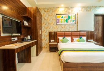 Treebo Sunny Feast allows 18 year olds to book a room