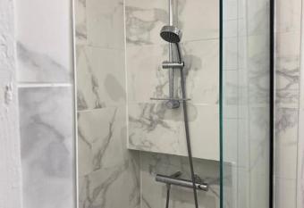 Asni  res-sur-seine superbe appartement allows 18 year olds to book a room