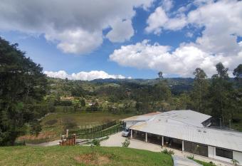 Finca Maria Auxiliadora has rooms with a private hot tub