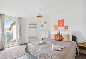 Midnight Sky - Golden Sunrise allows 18 year olds to book a room